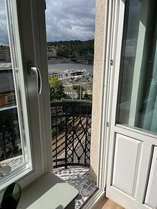 Budapest Full Panorama Residence 0*,