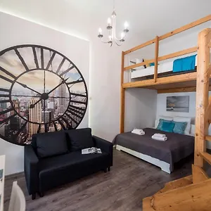  Apartament Central Quiet Studio B&b, Airport Connection